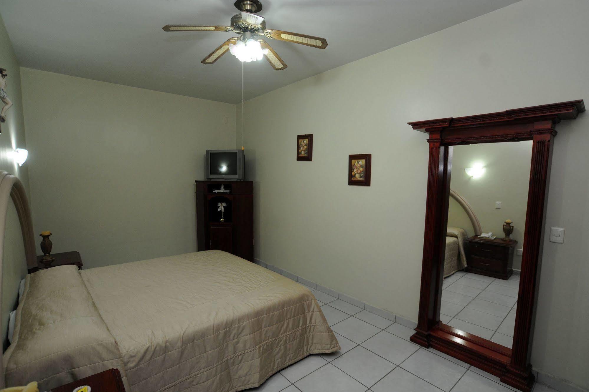 Hotel Plaza Sahuayo מראה חיצוני תמונה